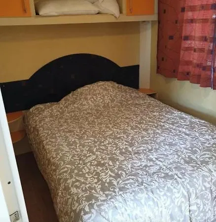 Mobile Dans Campsite